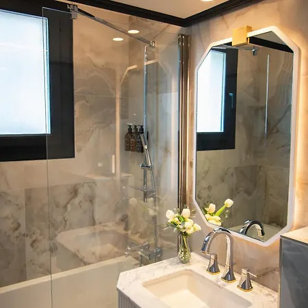 Le Derby Alma By Inwood פריז