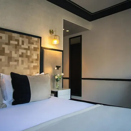 Hotel Le Derby Alma By Inwood París